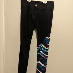 4/$20 Threads for Thought black and stripey leggings women's S
